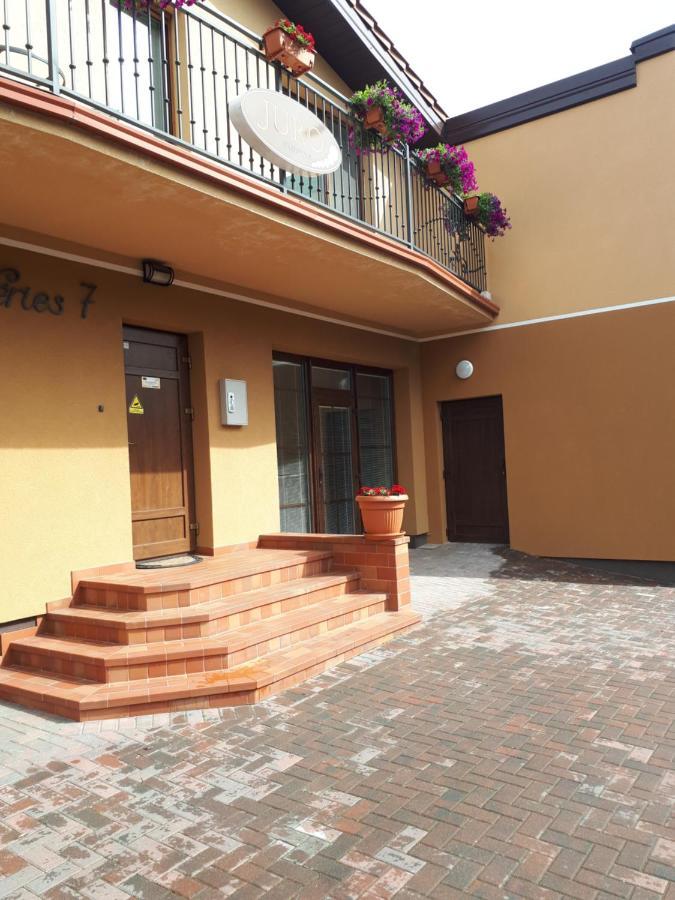 Juro Guest House Šiauliai Kültér fotó